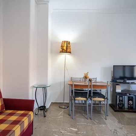 Dimotiko Theatro Metro St. 1 Bedroom 4 Pers. Flat Piraeus Bagian luar foto