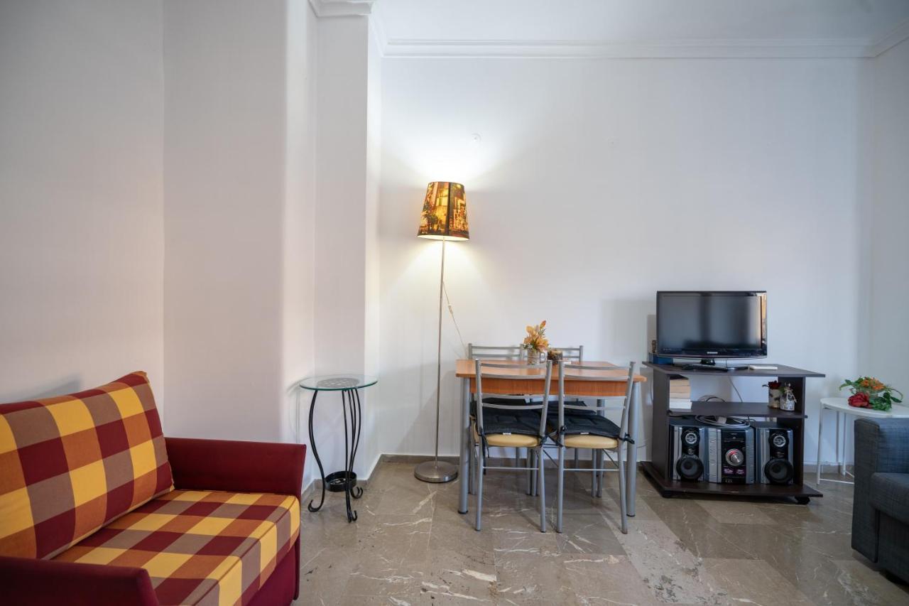 Dimotiko Theatro Metro St. 1 Bedroom 4 Pers. Flat Piraeus Bagian luar foto