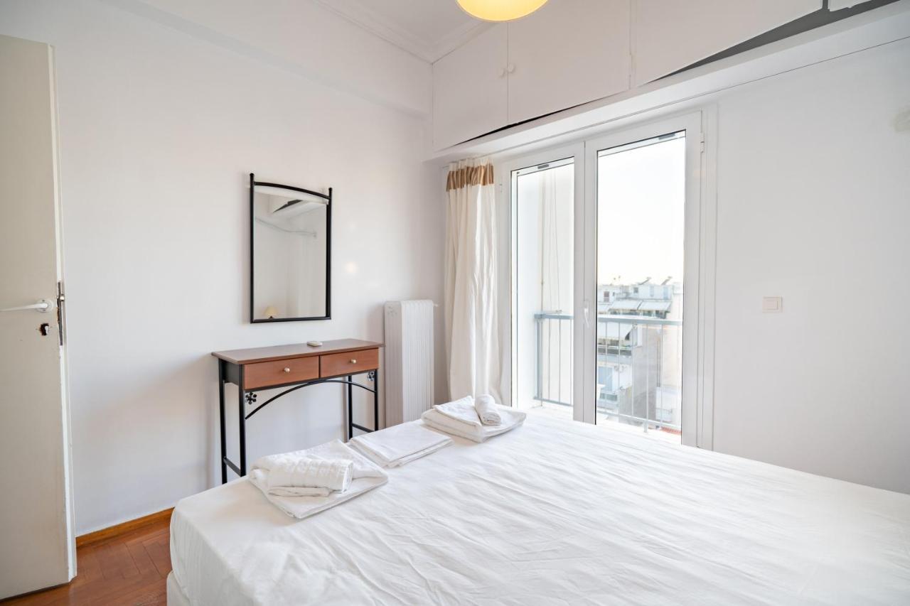 Dimotiko Theatro Metro St. 1 Bedroom 4 Pers. Flat Piraeus Bagian luar foto